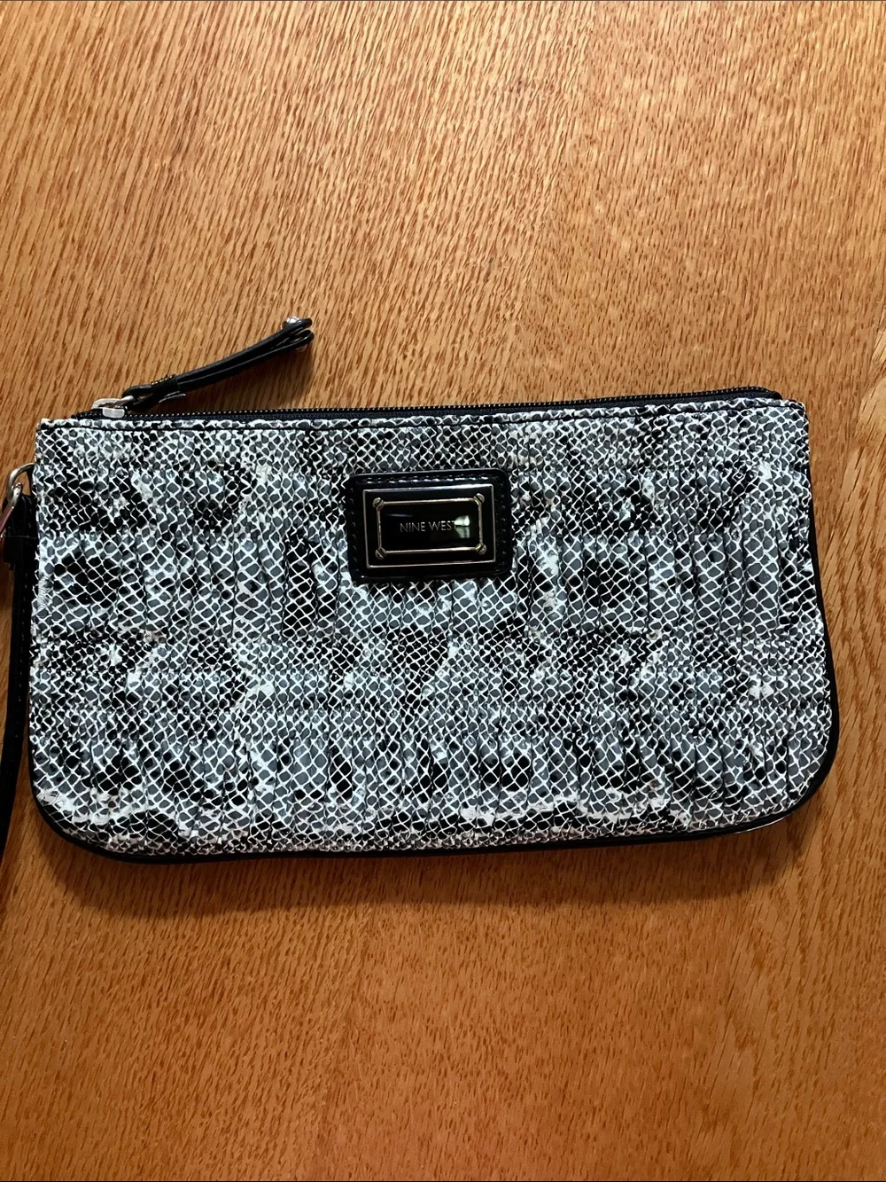 NINE WEST SNAKE SKIN WRISTLET EXCELLENT CONDITION USED ONCE